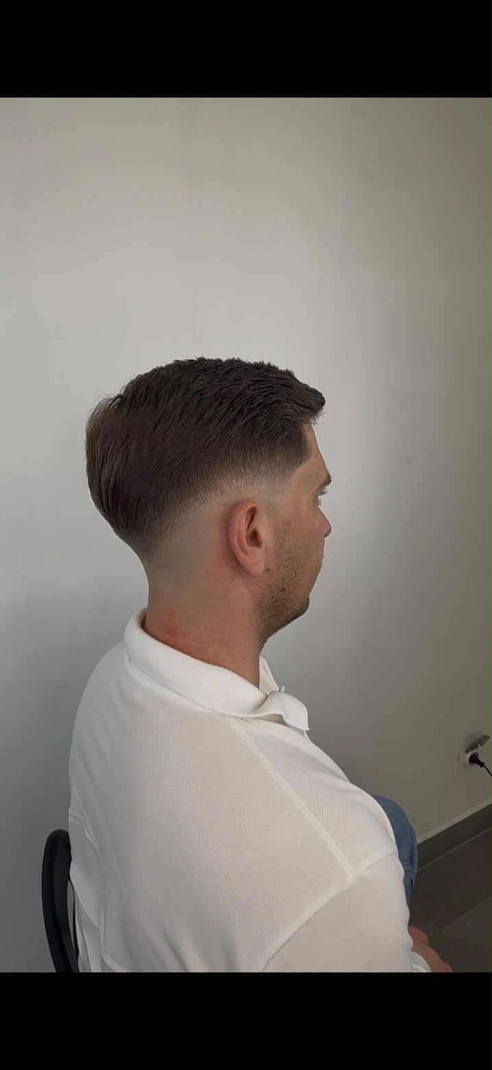 Taper fade — naturalne wykończenie